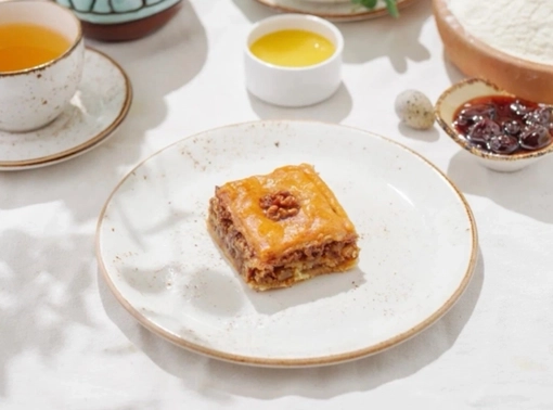 Пахлава с грецким орехом